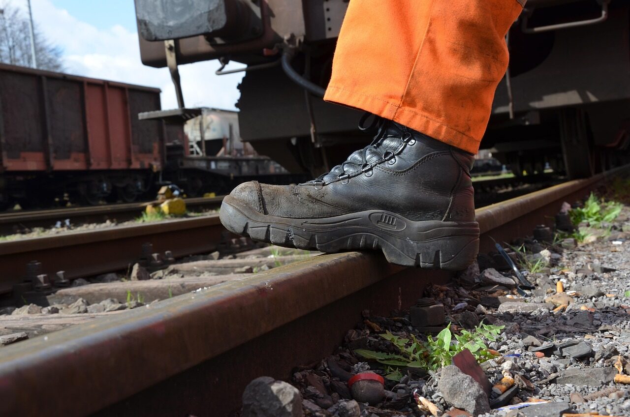 work shoes, rail, track, rail head, goods wagons, railroad, railroad tracks, railway line, railway tracks, rail transport, railway rails, traffic, work shoes, work shoes, work shoes, work shoes, work shoes